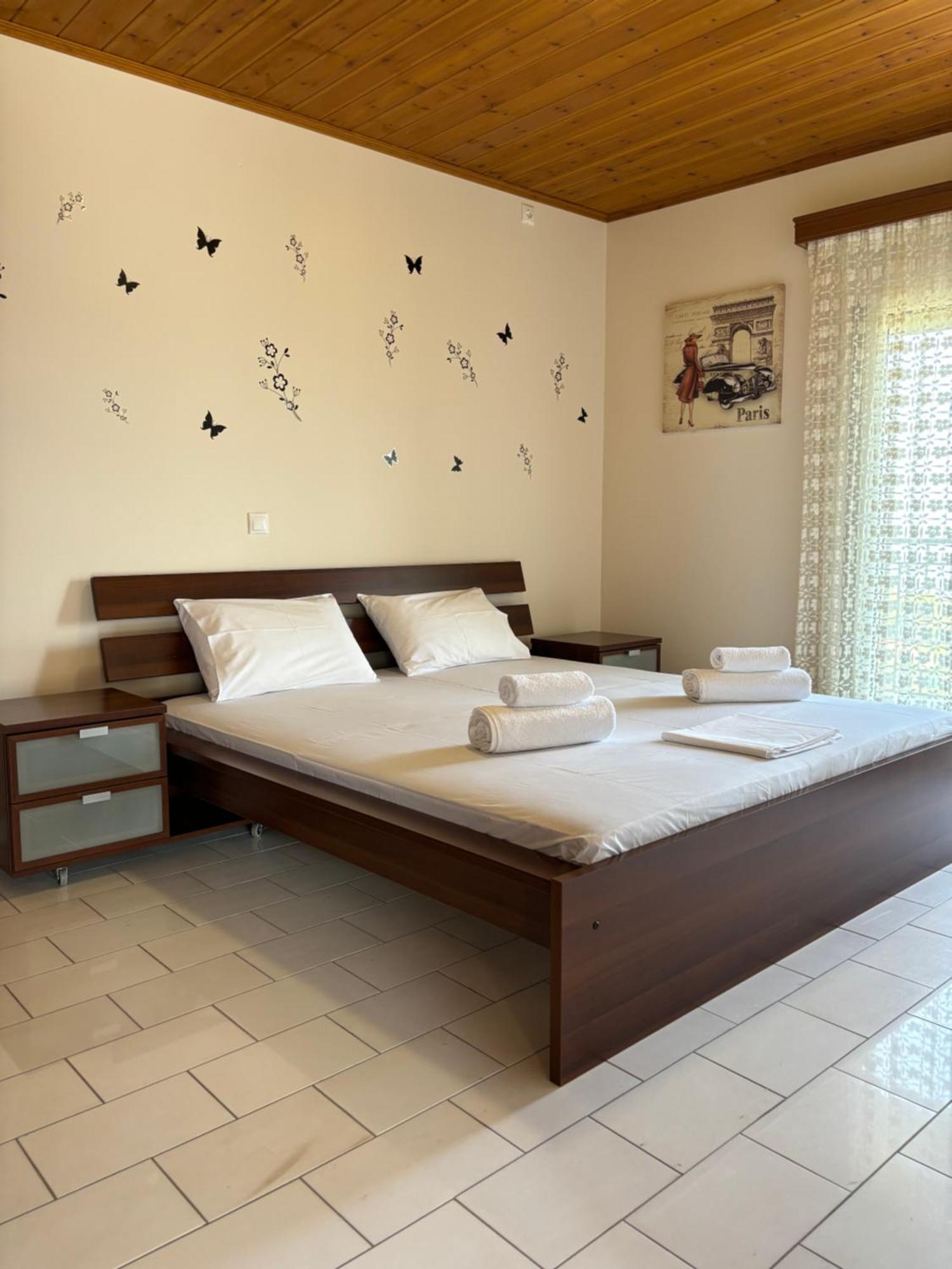 -Tsiakos Apartment- In Vryses Kyparissia Luaran gambar